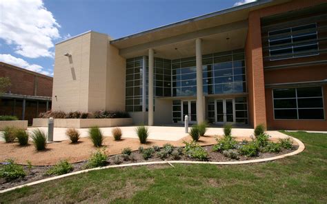 McCollum High School Renovation Expansion - Harlendale ISD - Marmon Mok Architecture