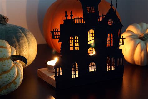 Light up DIY haunted house decoration | Halloween crafts