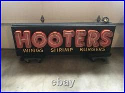 HOOTERS Restaurant Vintage Neon Sign | Vintage Neon Sign