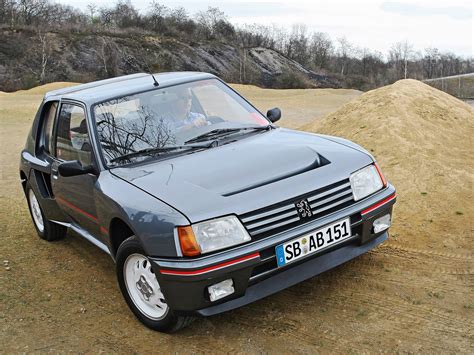 PEUGEOT 205 T16 Specs & Photos - 1984, 1985 - autoevolution