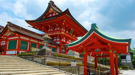 Fushimi Inari Shrine - Tours and Activities | Expedia