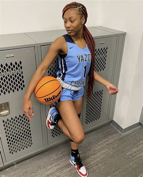 Pin by La’Naria James on Sports in 2021 | Girls basketball clothes, Basketball clothes ...