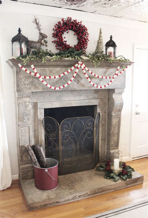 5 Essentials to Decorate Your Farmhouse Christmas Mantel - LightLady Studio