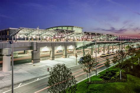 10 best small airports in the U.S. [Readers' Choice] - USA TODAY 10Best