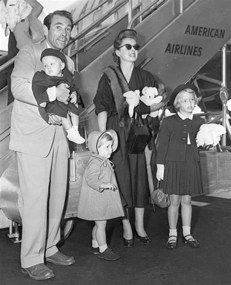 Actress Bette Davis Traveling With Husband and Children Pictures | Getty Images