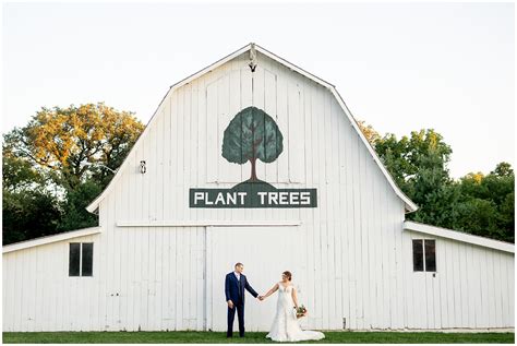 Lied Lodge Wedding at Arbor Day Farms | Emily Kowalski Photography