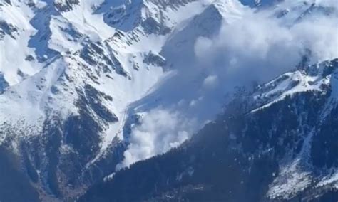 Avalanche in the French Alps leaves at least six people dead - Global ...