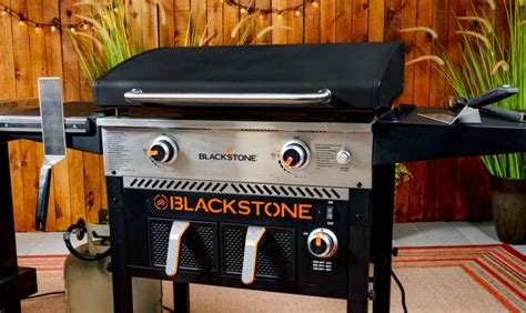 Blackstone 2-Burner 28" Griddle Combo with Air Fryer and Hood - Grilling Montana