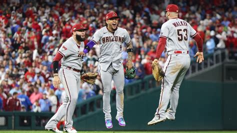 Diamondbacks into World Series; Nuggets open with win