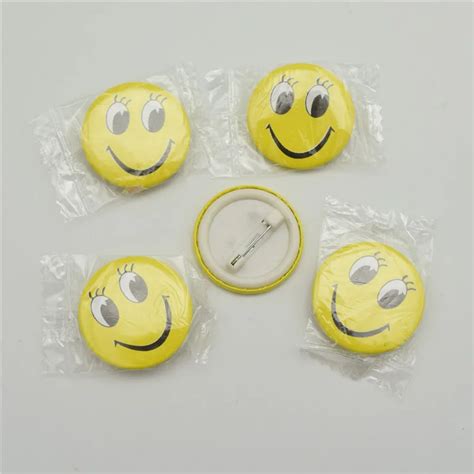 50pcs Smile Face Badges Pin on Button Broochs Smiley Face Icons Smile Open Eyes Fun Badge DIY ...