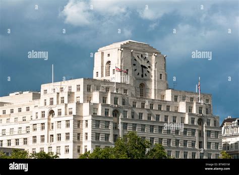 Art Deco Shell Mex Building, London, UK Stock Photo: 32411392 - Alamy