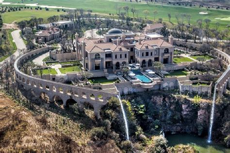 Palazzo Steyn – South Africa’s Most Expensive & Lavish Mega Mansion | 豪邸, モダンな豪邸, セレブの自宅