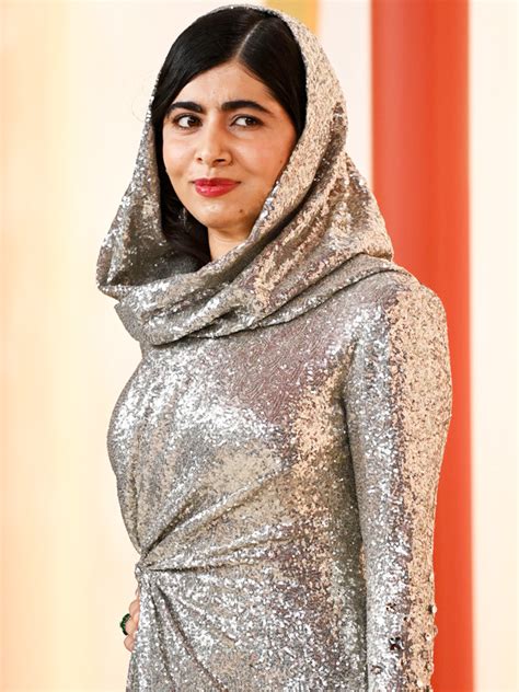 Malala Yousafzai At Oscars 2023: Photos Of Her Silver Dress – Hollywood Life