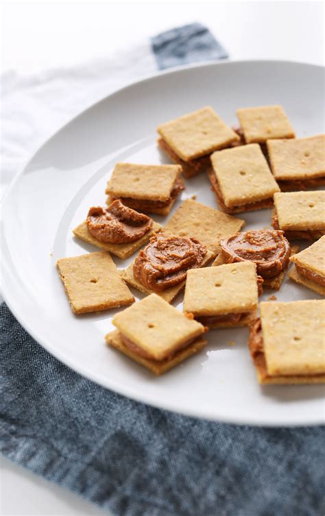 Peanut Butter Cheese Crackers | Minimalist Baker Recipes