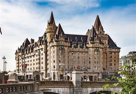 File:Fairmont Chateau Laurier (36191173260) (cropped).jpg - Wikimedia Commons