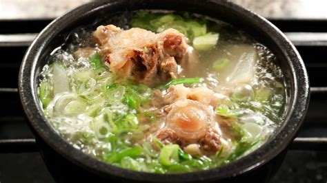oxtail soup Korean - Cooking Korean food with Maangchi