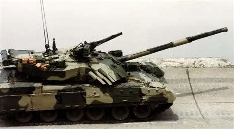 Oplot T-84 main battle tank Ukrainian Army Ukraine description pictures ...