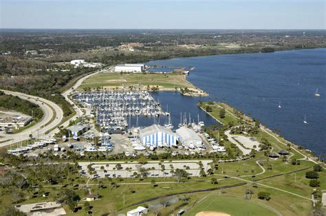 Titusville Municipal Marina slip, dock, mooring reservations - Dockwa