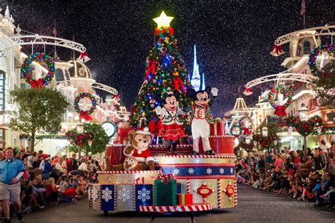 How to Christmas at Walt Disney World - Sand and Snow