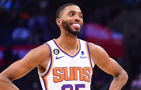 Q&A: Suns’ Mikal Bridges talks toughest 1-on-1 matchups and 'Ironman' streak | NBA.com