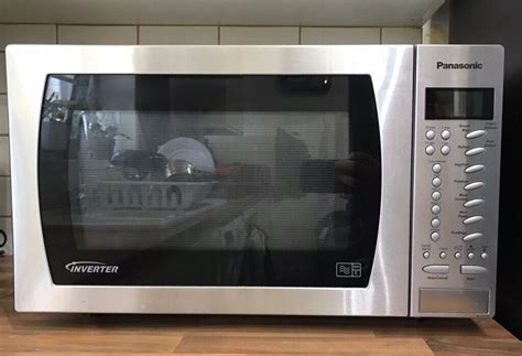 Panasonic NN-ST479S 900W 27L Inverter Microwave Oven | in Camberwell, London | Gumtree