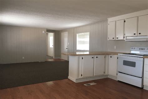 Should You Remodel An Older Mobile Home? | Manufactured home remodel, Remodeling mobile homes ...