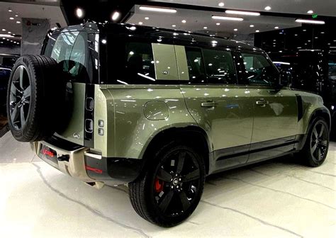 2022 Land Rover Defender X 110 Mettalic Green & Black Accents