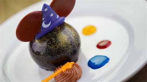 Fantasmic Dining Packages at Disneyland Resort Now Available