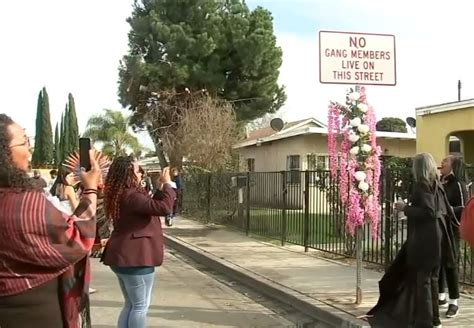 Signs for Life community initiative aims to disassociate Compton neighborhood from gang ties - KESQ