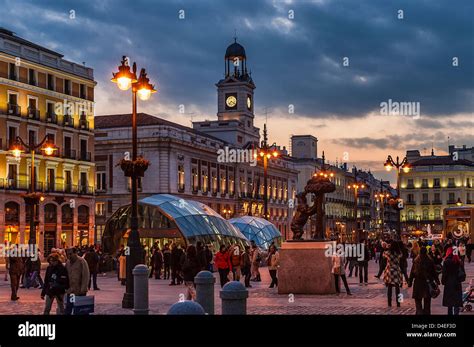 Puerta del sol (madrid) hi-res stock photography and images - Alamy