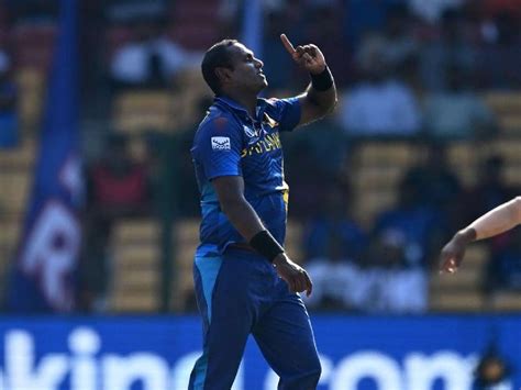 Angelo Mathews Bowling