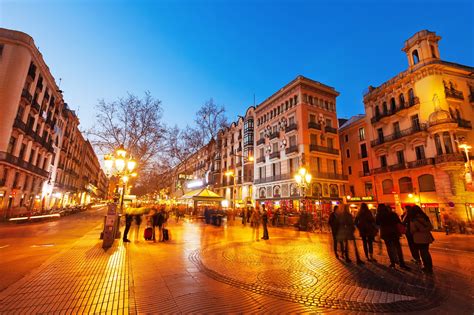 Nightlife in Barcelona - Barcelona travel guide – Go Guides