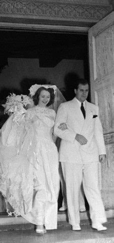 Épinglé sur 1950's Weddings