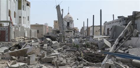 Civilians bear brunt of violence in Yemen conflict - photo gallery ...