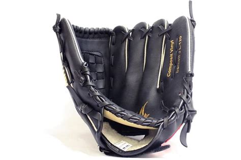 11 Best Outfield Gloves For Baseball, To Buy In 2022