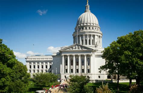 The Capitol Square in Madison, Wisconsin: 5 Must-Do Annual Events – The ...