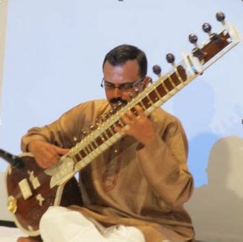 How to play sitar? Get sitar lessons for beginners on ipassio.com from teacher Subrata De ...