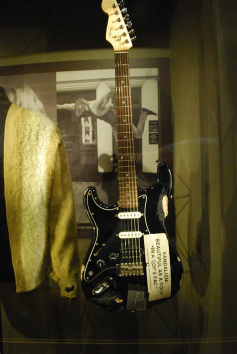 Kurt Cobain's Fender Stratocaster “Vandalism” – Ground Guitar