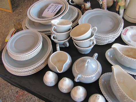 Dianne's Creative Table: Hot Antique - Dishes!