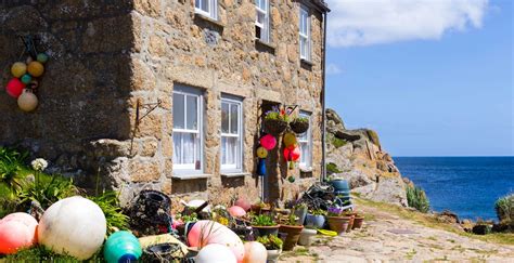 Holiday Cottages by the Sea in Cornwall | Historic UK