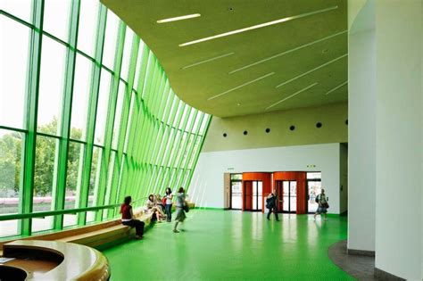 Neue Staatsgalerie, Stuttgart 1977-83, by James Stirling