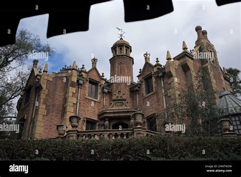 Disney haunted mansion ride hi-res stock photography and images - Alamy