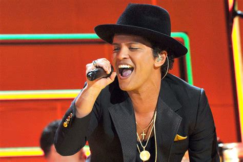 Bruno Mars Net Worth: Everyone Want to Know His Early Life, Career ...