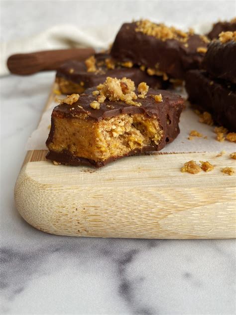 Homemade Butterfinger Bars (gluten-free) - Something Nutritious