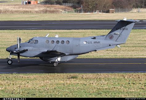 07-61016 | Beechcraft B300 King Air | United States - US Army | Ian Howat | JetPhotos