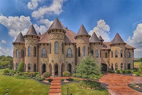 Castle-like mansion in Southlake, Texas going to auction