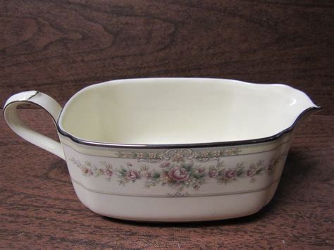 Noritake bone china Shenandoah pattern 60 Pieces