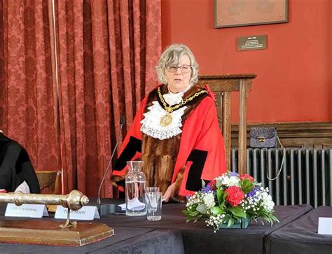 Elaine Wiltshire appointed new mayor of Brackley - Banbury FM