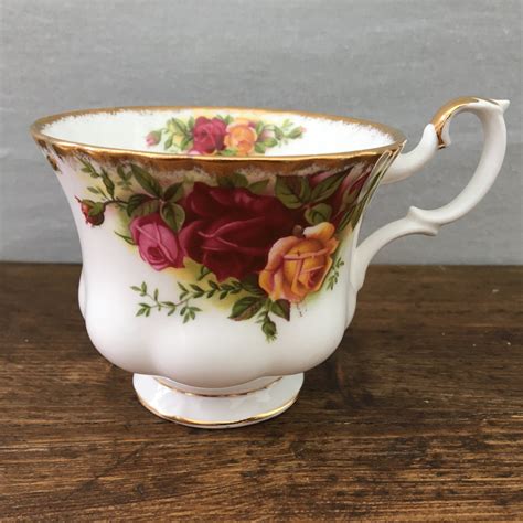 Royal Albert "Old Country Roses" Tea Cup – MrPottery