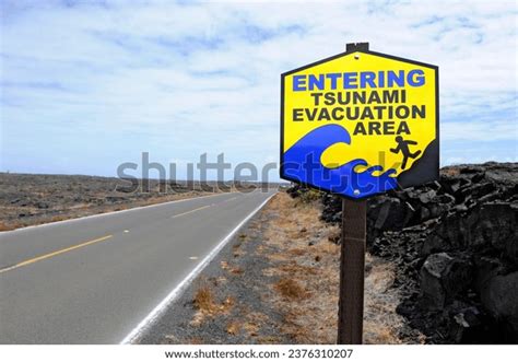 Tsunami Warning Sign Hawaii Volcanoes National Stock Photo 2376310207 | Shutterstock